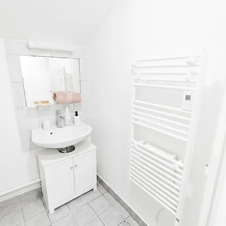 Apartmán Spacieux Avec Bureau - Calme & Proche Lyon